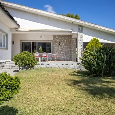 Villa Rustic Family House With Swimming Pool